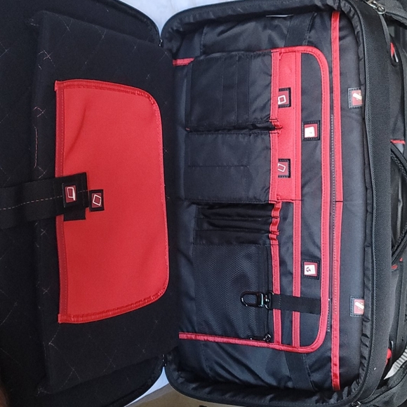 6 Pack Fitness Travel Briefcase - Picture 1 of 3